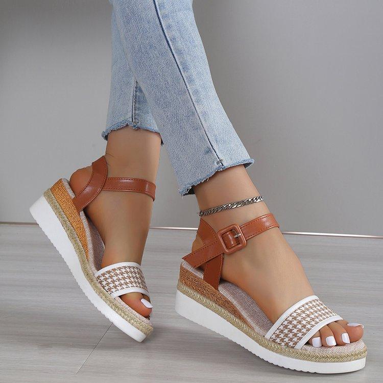 Women's Slope Heel Summer New Casual Middle Heel Fashion Platform Women's Shoes Xiaoxiangfeng Fashion Foreign Trade Large Size Sandals