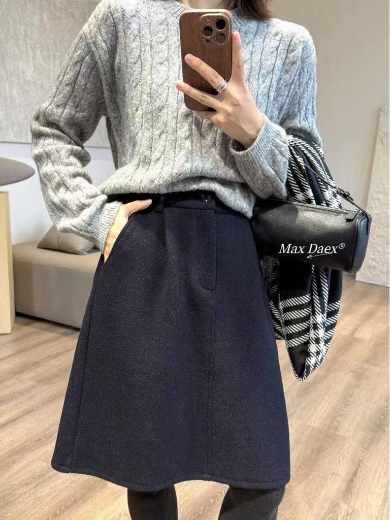 Max Daex Woolen Midi Skirt – Hidden Meat Bud Design for Simple Commuting, Ideal for Autumn/Winter.