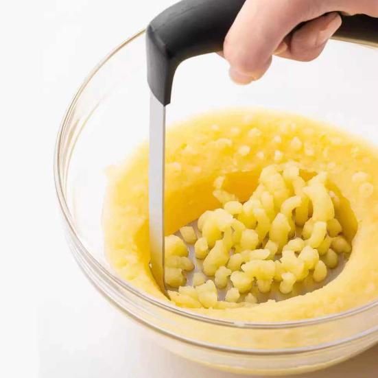 Potato Masher with Anti-Slip Rubber Handle U-Shaped Design Potatoes Masher Uniform Mesh Masher for Sweet Potatoes Pumpkin Beans
