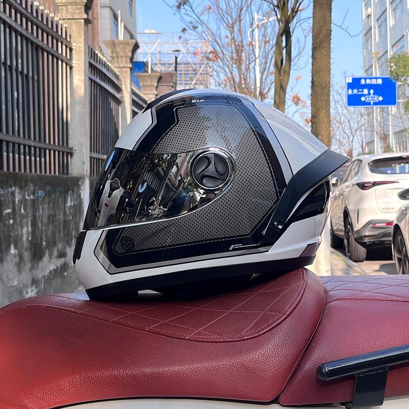Motorcycle helmet full helmet men and women winter warm safety four seasons knight electric vehicle locomotive full