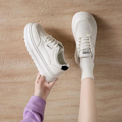 2025 primavera sapatos brancos pequenos nova versão coreana ins estudantes plataforma aumento esportes sapatos de prancha sapatos casuais foto de rua 261