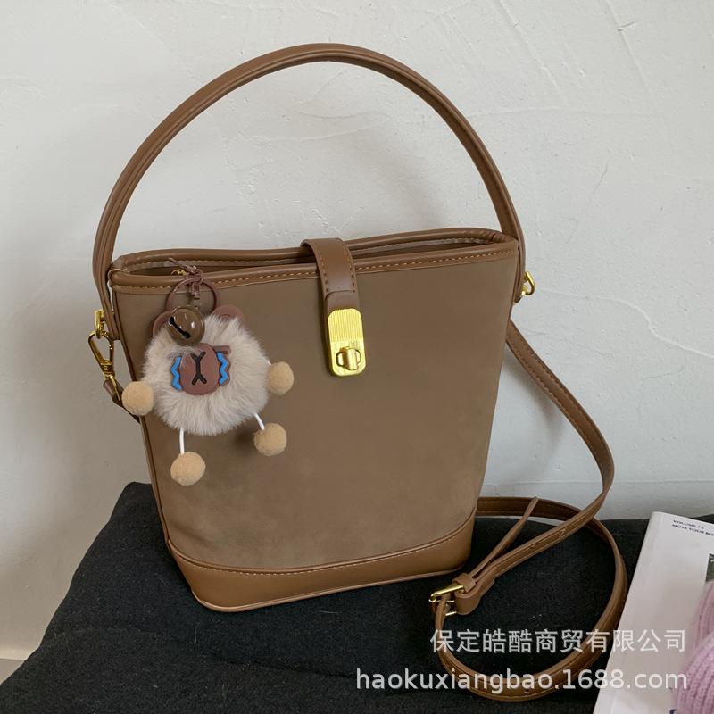 Premium Retro Handbag Bag Women's 2025 New Fashion Versatile Shoulder Bag Niche Super Fire Messenger Bag