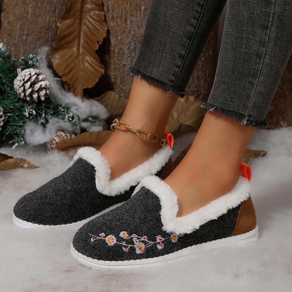 

Зимние бархатные вышитые низкие туфли большого размера женские трансграничные замшевые разноцветные вышитые хлопковые туфли на плоской подошве 43 чёрный