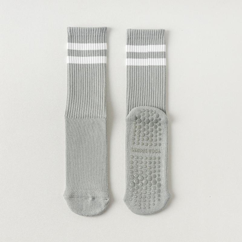 Seamless Custom Logo Grip Barre Trampoline Socks Ankle Pilates Non Slip Yoga Socks Lulu Compression Cotton Tube Terry Crew Socks