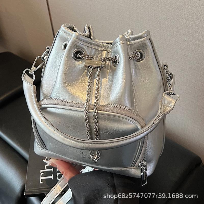 Fashion design bucket small bag women's 2025 new high-end niche messenger bag casual women's shoulder bag tide