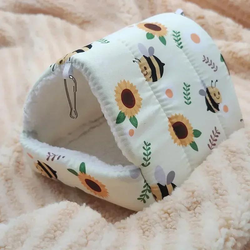 

Удобный домик для хомяка, теплый коврик, кровать для сна маленького животного, мягкое гнездо для морской свинки, мини-клетка для кролика, коврик для белки