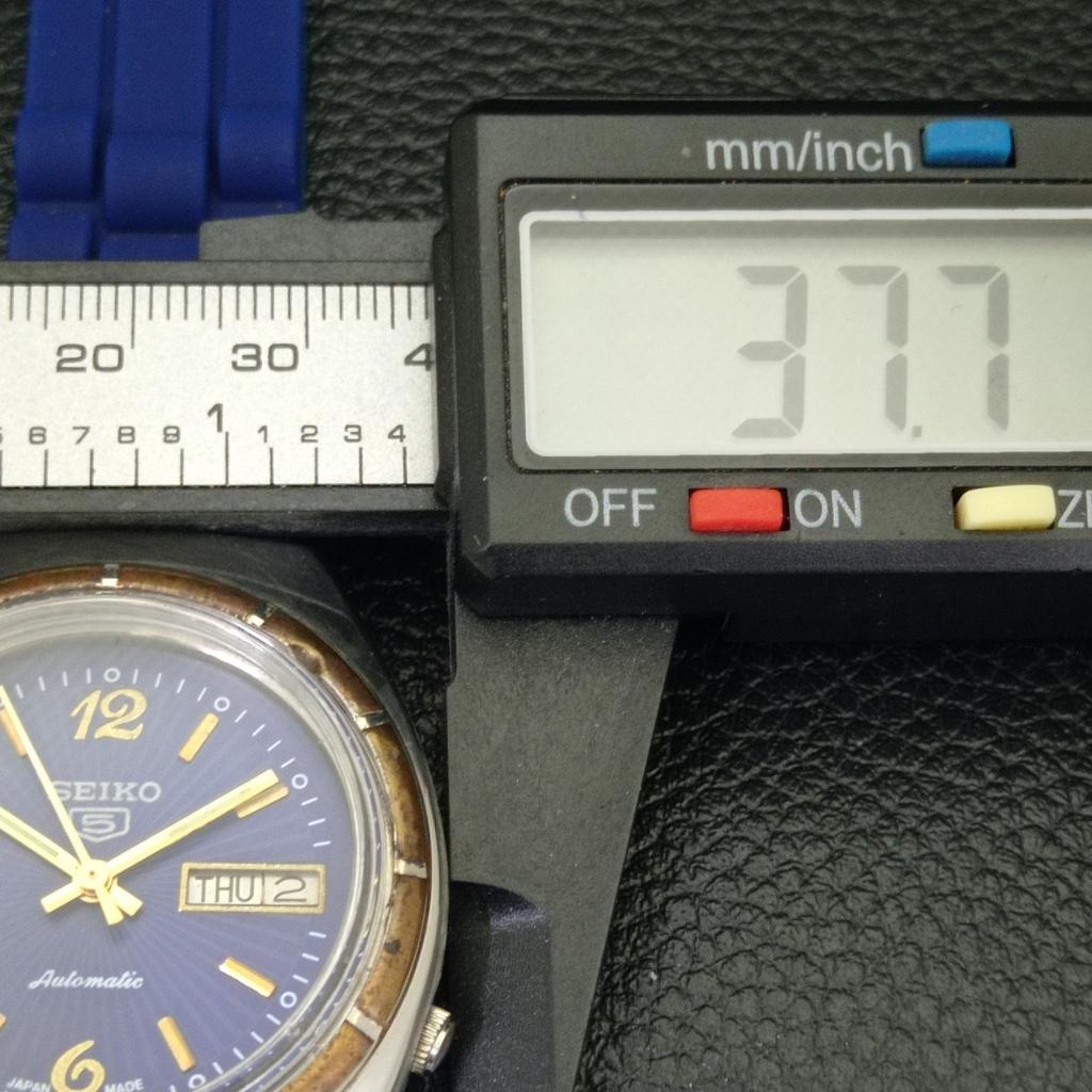 USED VINTAGE SEIKO 5 AUTOMATIC 7009A JAPAN MENS BLUE COLOR DIAL WATCH A433620-2 R118-a433620