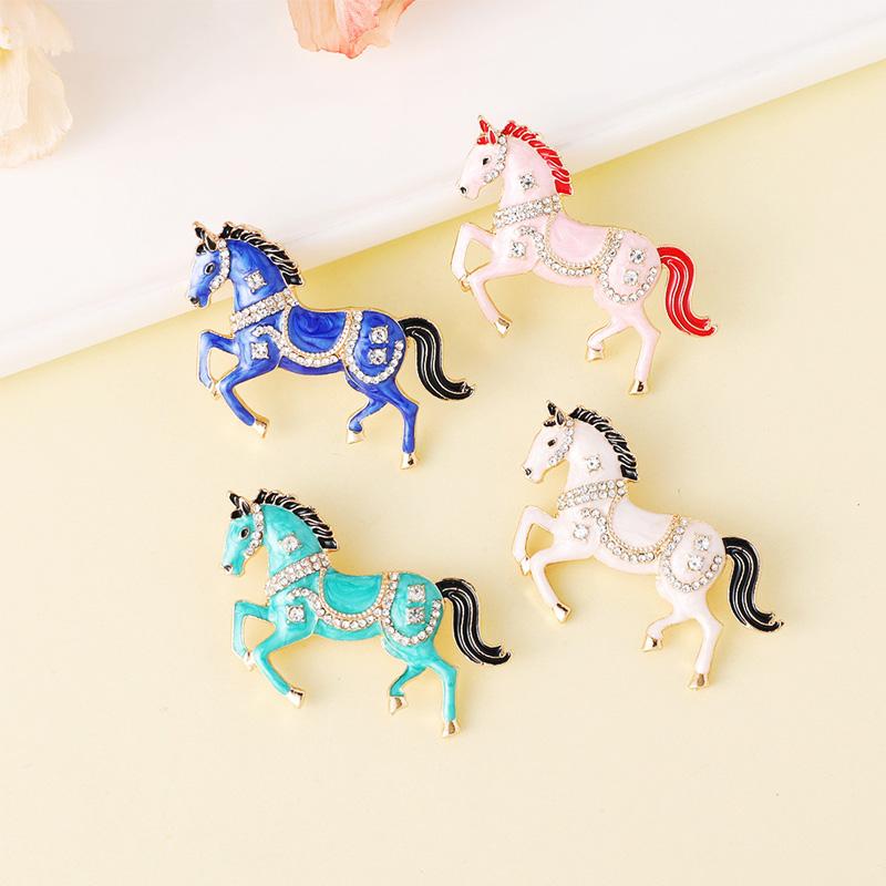 1Pc Horse Brooch Cartoon Alloy Cute Rhinestone Gift Pin Enamel