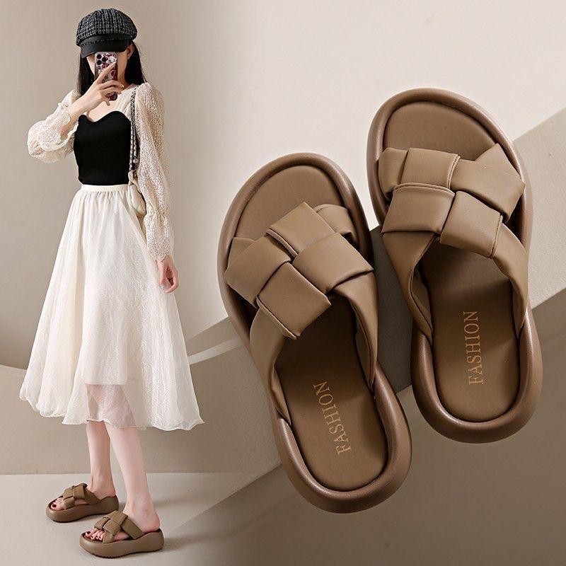 Cool slippers women wear new thick-soled beach sandals in summer, fashionable women's thick-soled one-word slippers for pregnant women