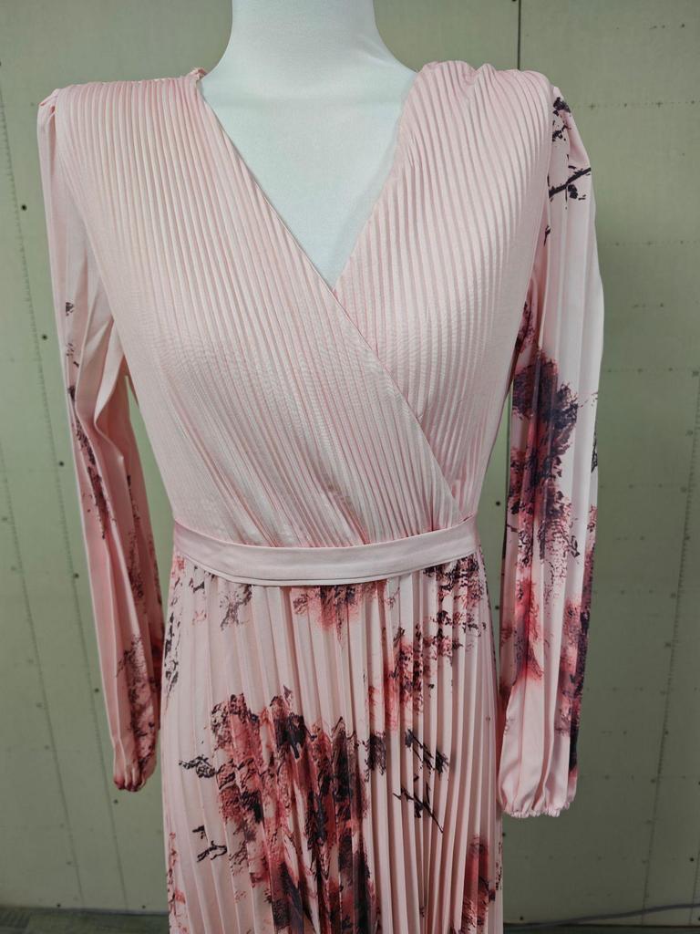 Elegant European Long Sleeve Printed V-Neck Mid-Length Vacation Dress 2025