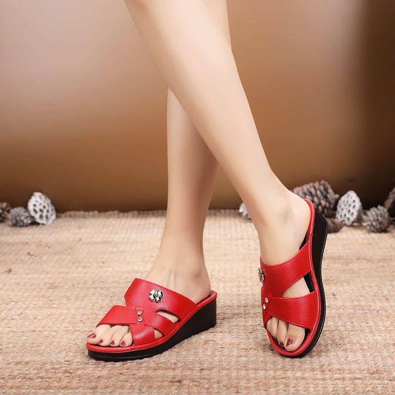 Women's Summer Soft Sole Wedge Heel Slippers - Fashionable Non-Slip for Middle-Aged Moms