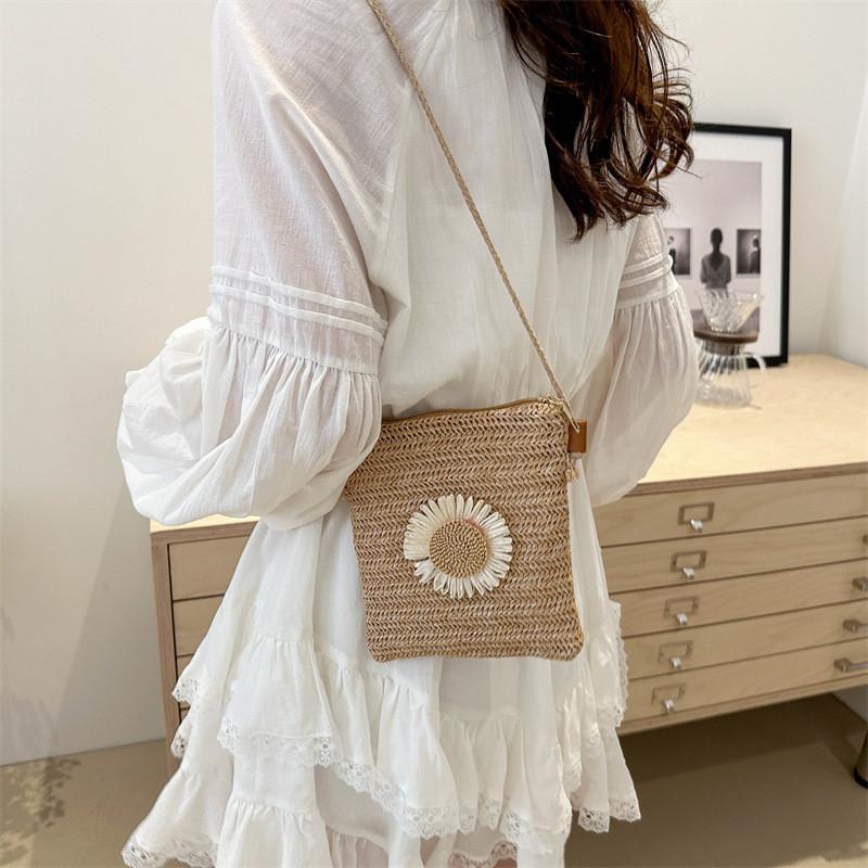 Fashionable Small Woven Beach Vacation Bag For Women New Trendy 2024 Shoulder Bag