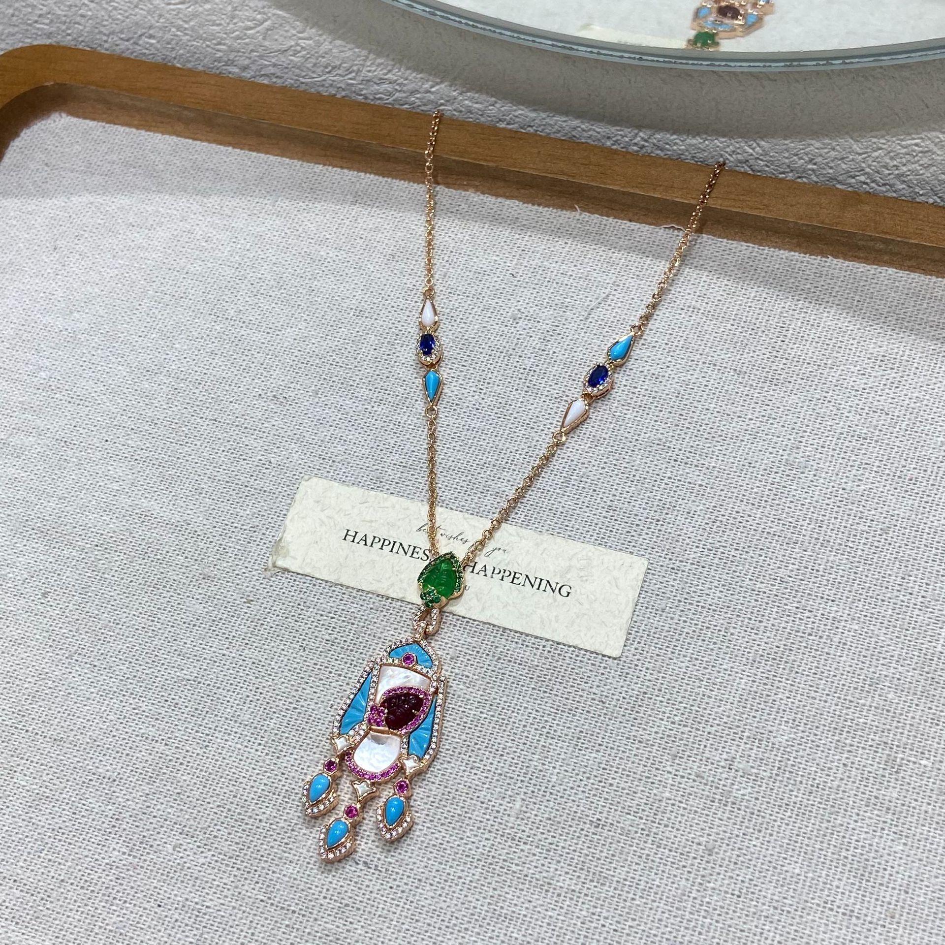 

Live Stream Supply Maple Leaf Baibei Natural Stone Earrings, Gold-Plated Temperament Colored Diamonds, High-End Original Design, Female Seiko Version