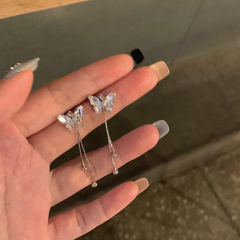 Rhinestone Butterfly Tassel Asymmetrical Earrings – Elegant Minimalist Light Luxury Design
