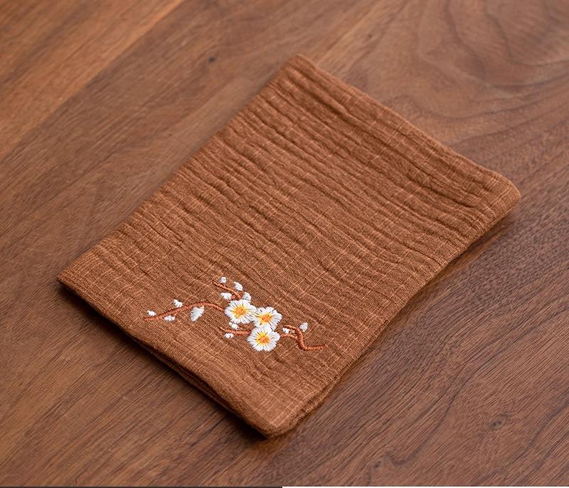 Plum blossom embroidered tea towel, water-absorbing thickened pot towel, cotton and linen retro Kung Fu tea cloth pad