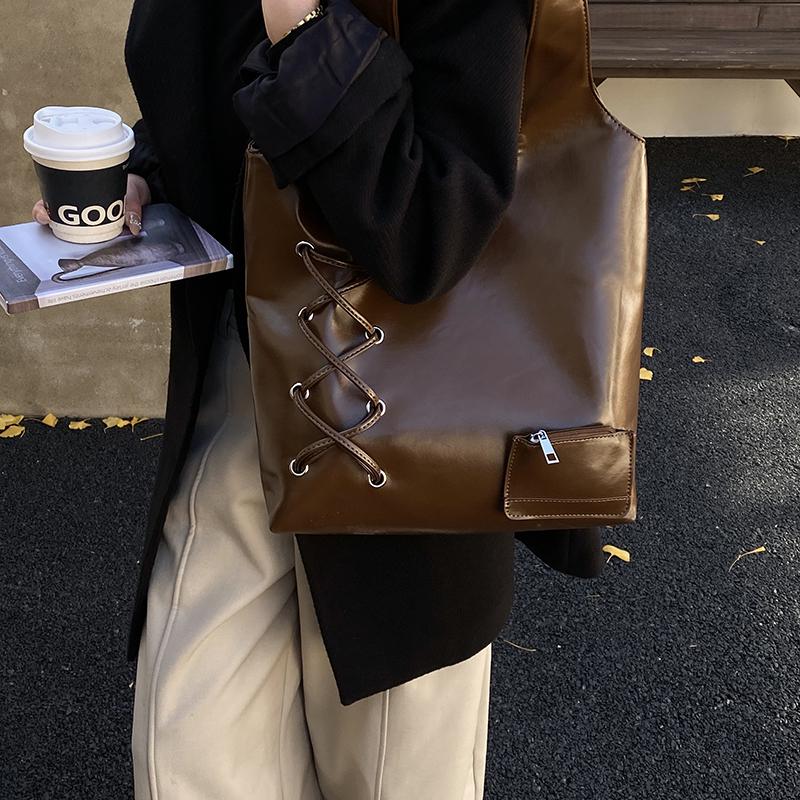 High End Large Capacity Red Bag Women Handbag 2025 New Autumn/Winter Single Shoulder Tote Bag Wedding Purse Designer Bag