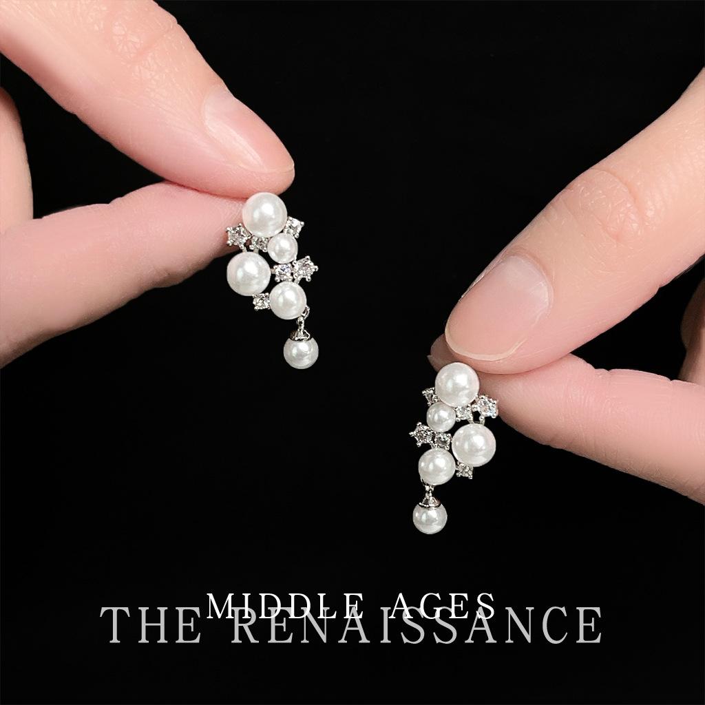 Серьги-гвоздики с жемчугом и цирконом Французские элегантные серьги Серьги с литературным и ретро темпераментом