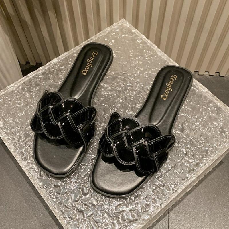 Large Size Women's One Word Slippers Summer Fashion Lightweight Comfortable Casual Shoes Outdoor Non Slip Soft Sole Beach Shoes