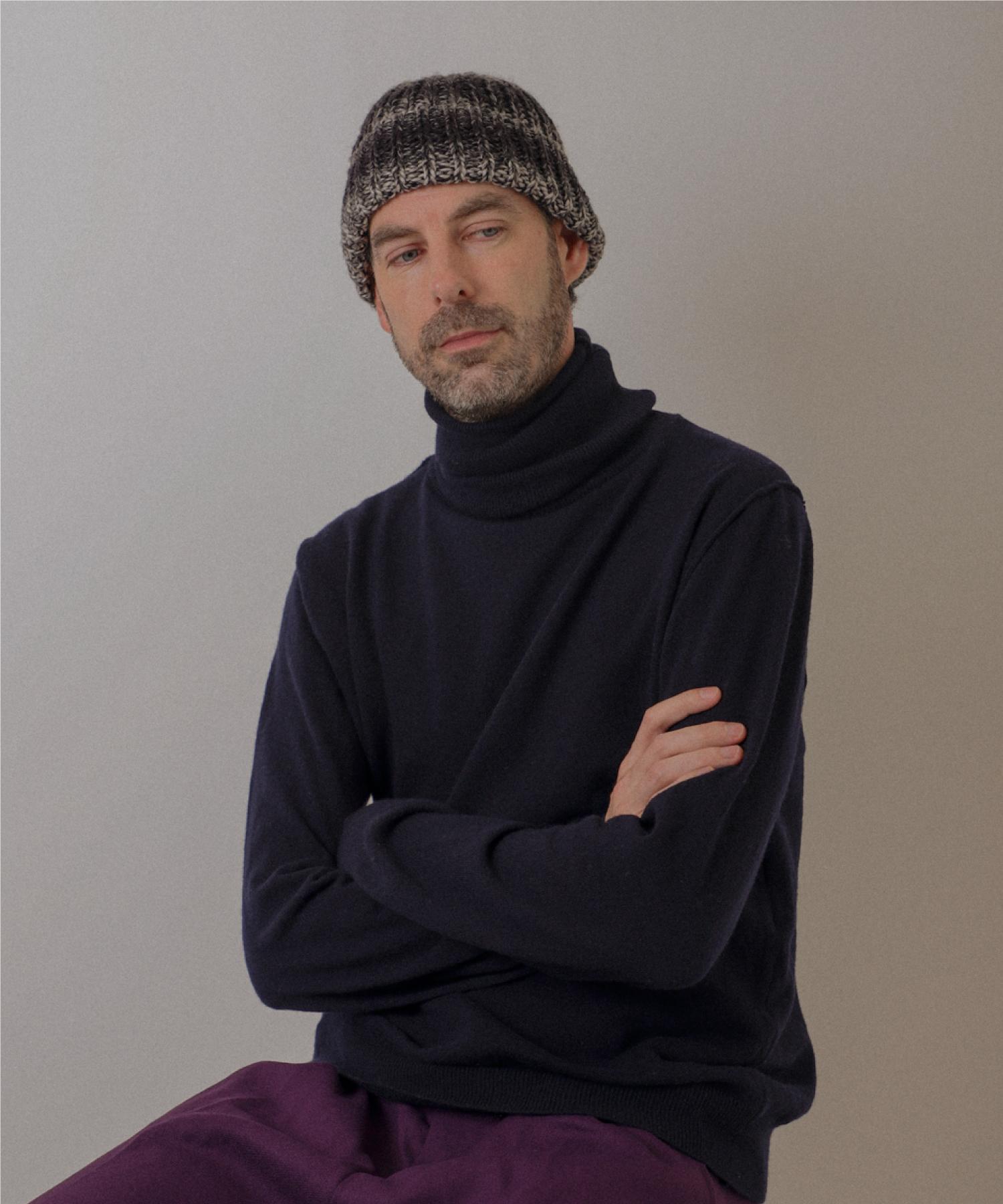Testament Plain Turtleneck (Navy) 2