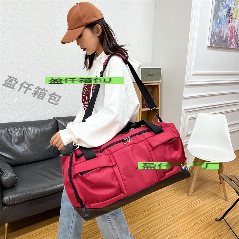 Trendy Large-Capacity Sports Duffel Bag for Fitness or Business Trips