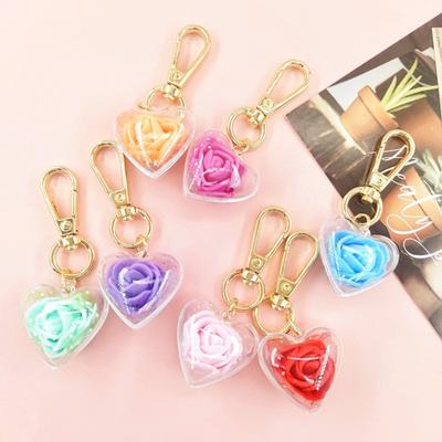 Yousheng Schlüsselanhänger Anhänger Künstliche Rosen Dekoration Herzform Ewige Blume Edelstahlclip Schultertasche Dekoration Anhänger Schlüsselanhänger Anhänger
