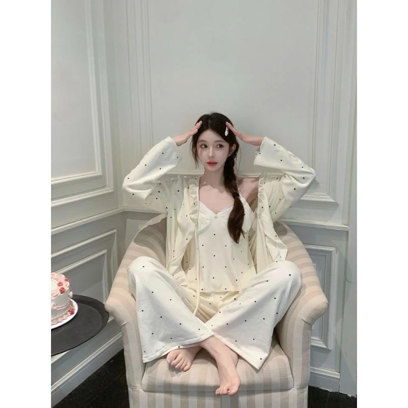 Prinzessinnenstil 3-teiliges Schlafset Sexy Trägertop Hose Insel-Samt Pyjama-Set Warme Hauskleidung Weiche Winter-Loungewear Nachtwäsche