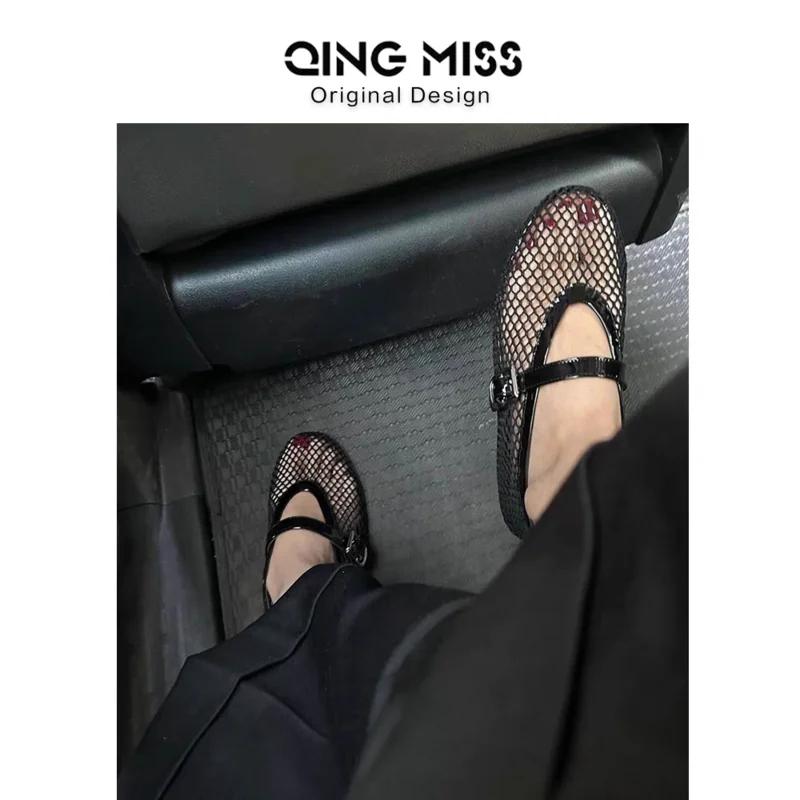 Fashion New Black Beach Shoes Comfort Retro Female Flat Shoes Summer Mesh Hollow Sandals Women Flats Shallow Plus Size 42 Luxury Sandals