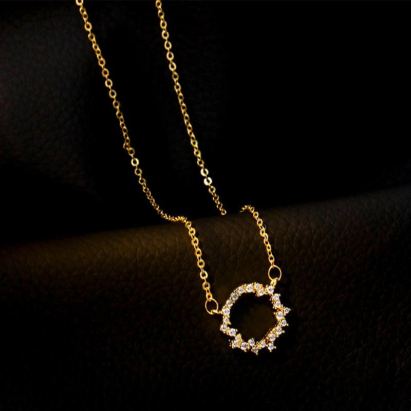 

925 Sterling Silver Women s Round Necklace: Light Luxury Wreath Collarbone Chain, Minimalist Niche Design, 2021 Style Platinum-Plated Copper