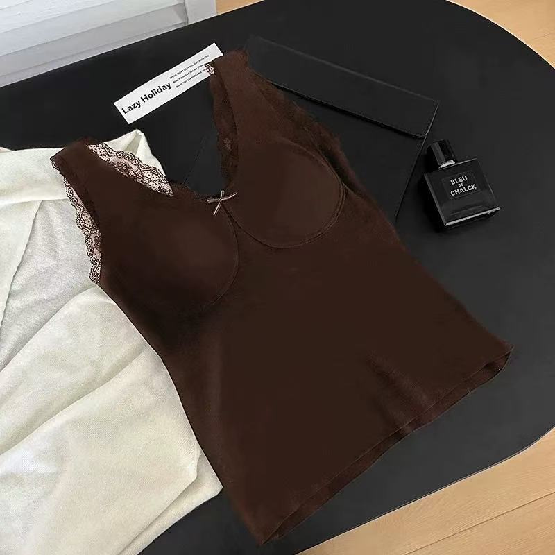 Spring and Summer New Thermal Vest, Velvet with Its Own Chest Pad, Lace Edge Inside, Low-necked Bottoming Shirt Can Be Worn Outside