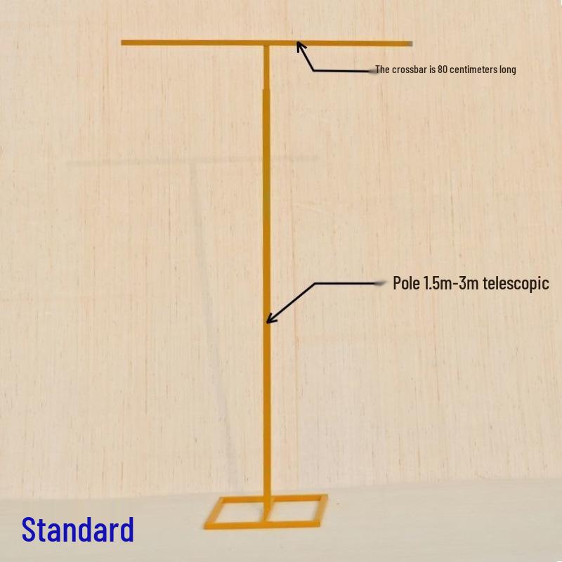 Arc de Nuntă Elegant din Fier Forjat cu Draperii din Voal pentru Ceremonii pe Gazon