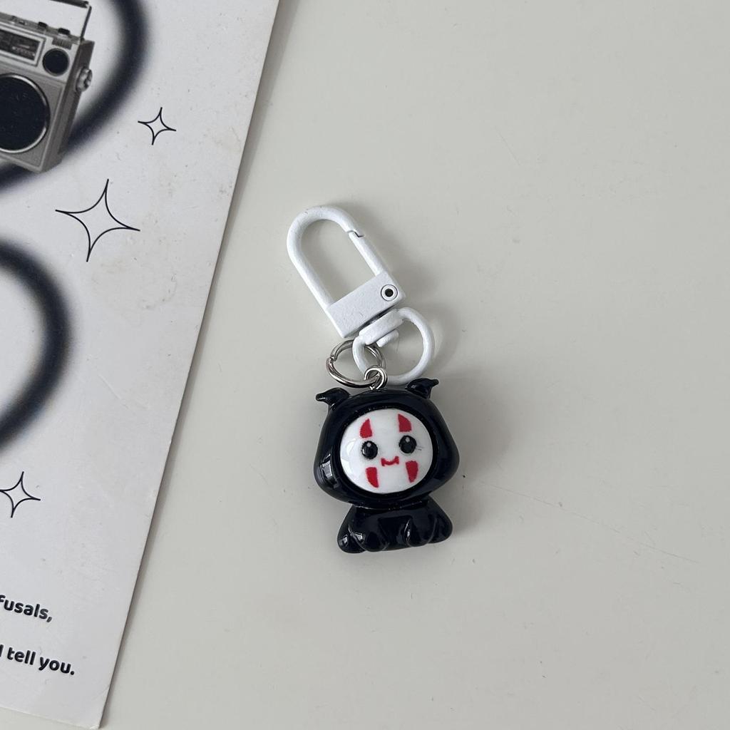 Spider Pumpkin Resin Keychain: Cute Halloween Heart Pendant for Bags