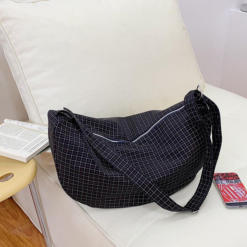 Bag diagonal cross women's casual shoulder plaid retro 2025 dumpling bag commuting light and large capacity literary bag women