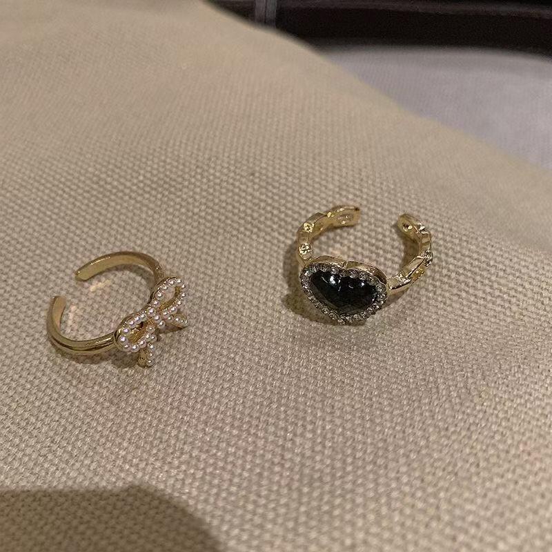 Gothic Black Color Heart Pearl Bowknot Rings for Women Men Hiphop Popular Fashion Couple Opening Rings Party Jewelry Accessories