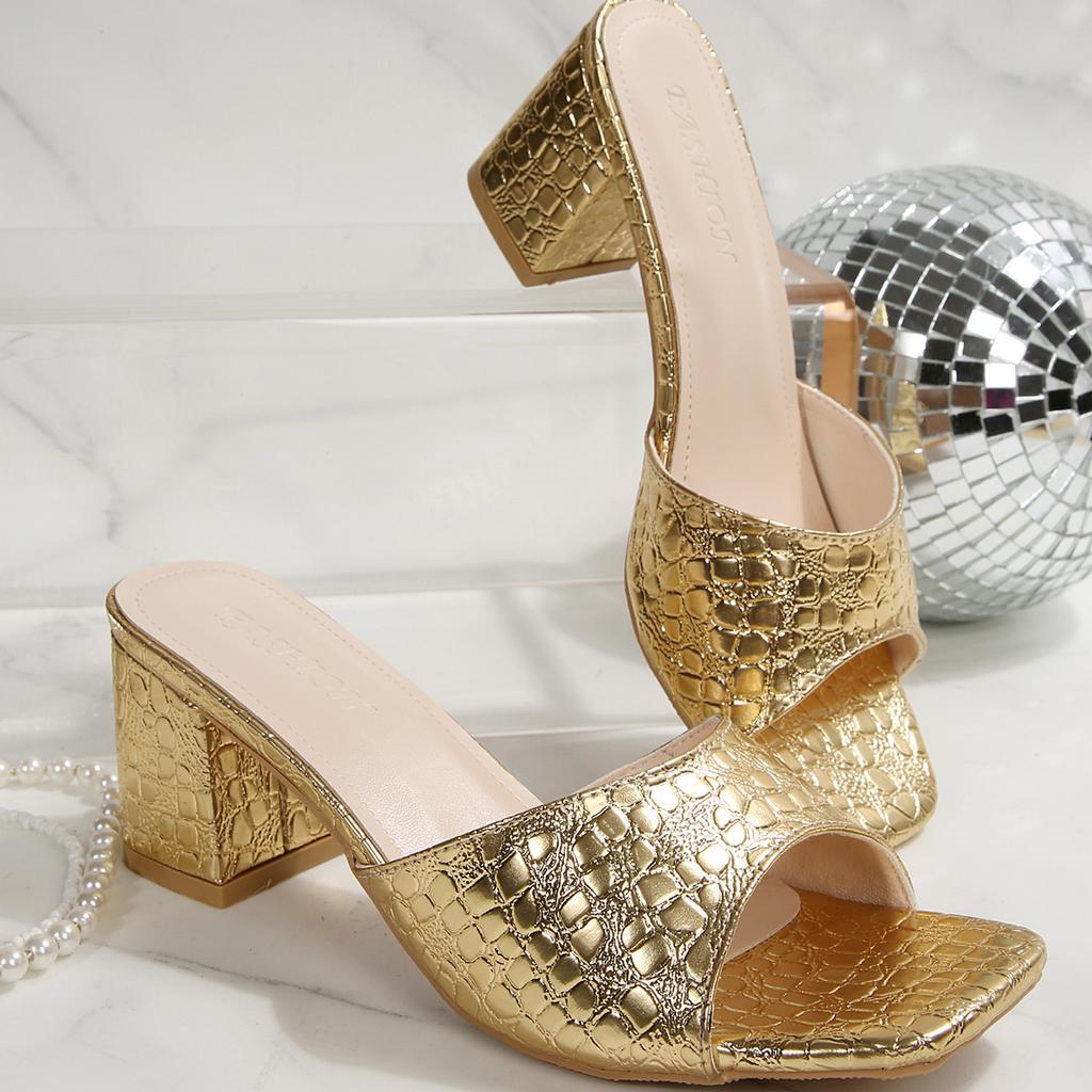 Wear Cool Slippers Outside Women's Summer New 2025 Women's Fashion Medium Heel Mother Slippers Wedge Heel Women's Thick Heel Sandals Large Size