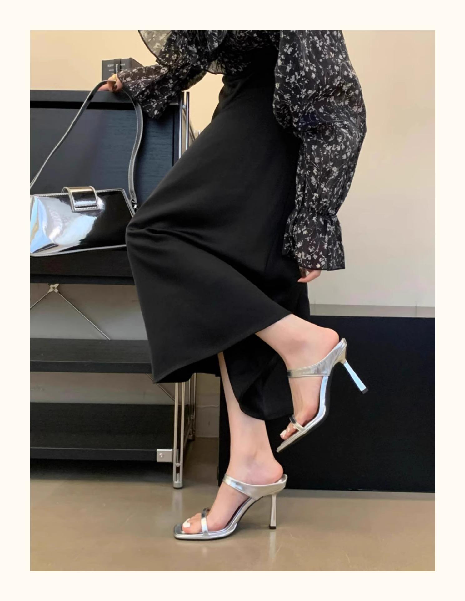 

Летние туфли на высоком каблуке 2025 Новый стиль Маленький каблук Универсальный Квадратный носок Ремешок Французские босоножки на высоком каблуке для женщин 40 серебряный