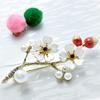 High-End Temperament White Plum Blossom Brooch Ladies Light Elegant Luxury Pins Plant Antique Floral Accessories Jewelry Gifts