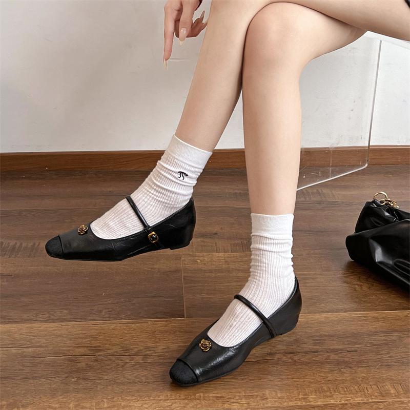 Fashion Women's New Autumn Flat Shoes Fashion Square Head Shallow Mouth Suede Anti-slip Wear-resistant Low-top Shoes