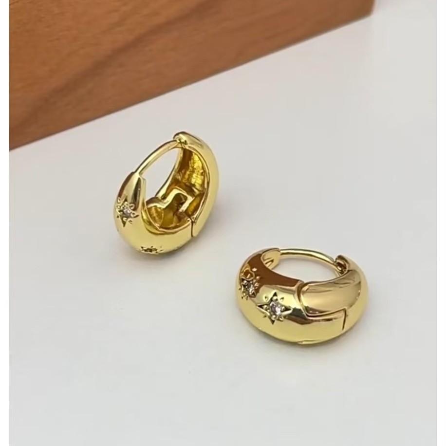 Simple design earrings, circle earrings, trendy French retro metal stud earrings.