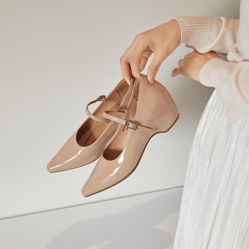 

Heightened Inner Retro Block Heel Shallow Single Shoes Women s New Pointed Toe Shallow Mouth One Strap Mary Jane Shoes 40
