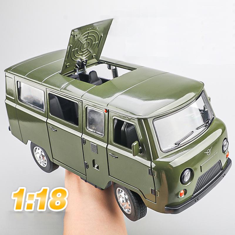 1:18 Russian UAZ TRAVELER BUS Alloy Model Car Toy Diecasts Metal Casting Pull Back Sound and Light Car Toys For Children Vehicle