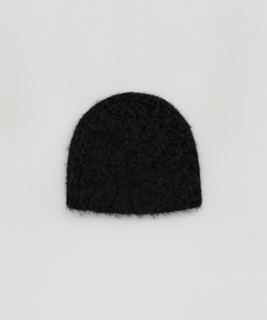 Loutaideu Fluffy Knit Beanie [Black]