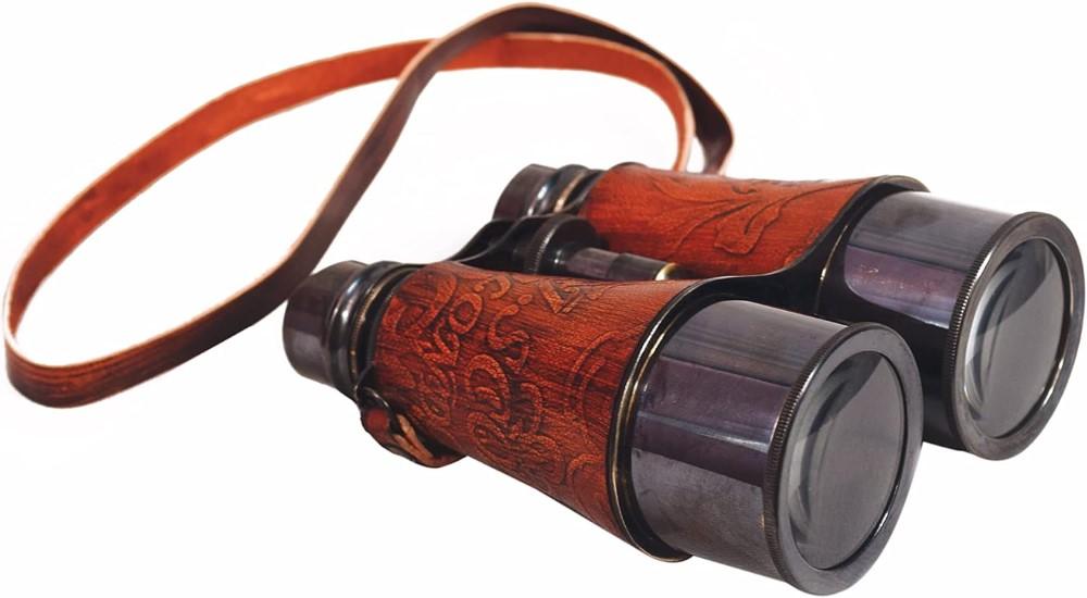 

Античний латунний монокулярний бінокулярний телескоп. Вінтажна морська підзорна труба M аеро