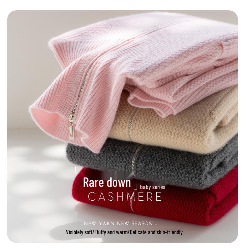 Thickened Cashmere Sweater: 2024 Autumn/Winter Women's Knit Cardigan - Korean Style Warm, Loose, Slimming Outerwear with Lapel and Zipper.