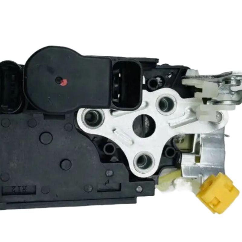 SsangYong Rexton Car Door Lock Actuator Latch Assembly KGM7121008032