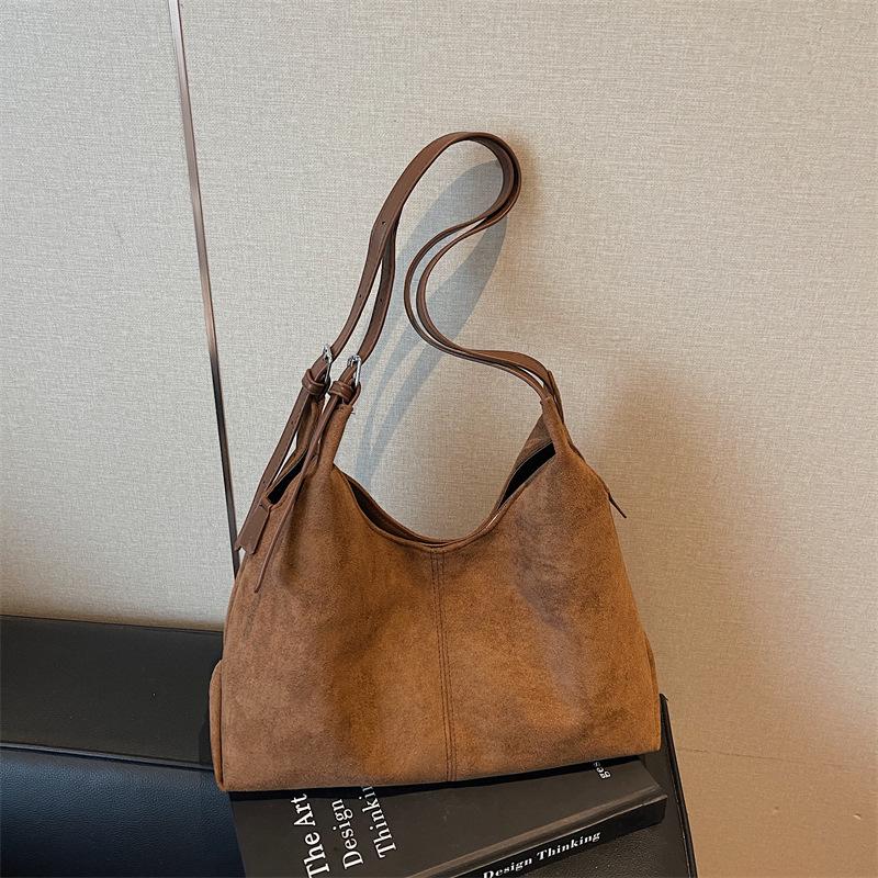 Elegant Suede Retro One-Shoulder Tote: Versatile, Large-Capacity Crossbody for Casual Commutes