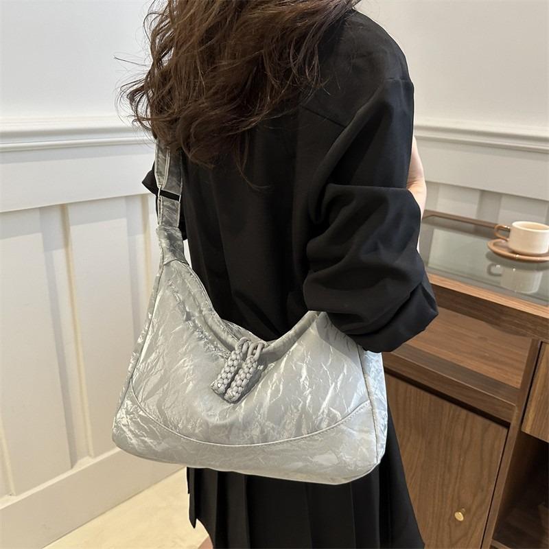 New Casual Fashion Trendy Simple Messenger Bag Simple Large Capacity Underarm Shoulder Bag Women