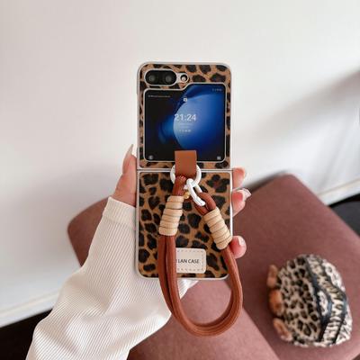 Leopard Print Leather Phone Case for Samsung Galaxy Z Flip 6 5 4 3 Flip6 Flip5 Flip4 Flip3 5G Wrist Strap Protective Cover