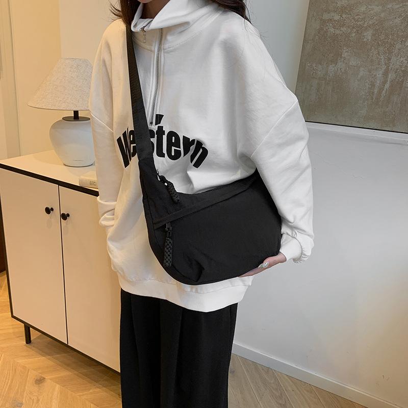 Simple and Large-capacity Shoulder Bag Japanese Niche Fashion Girls Class Messenger Bag Beautiful Commuter Tote Bag