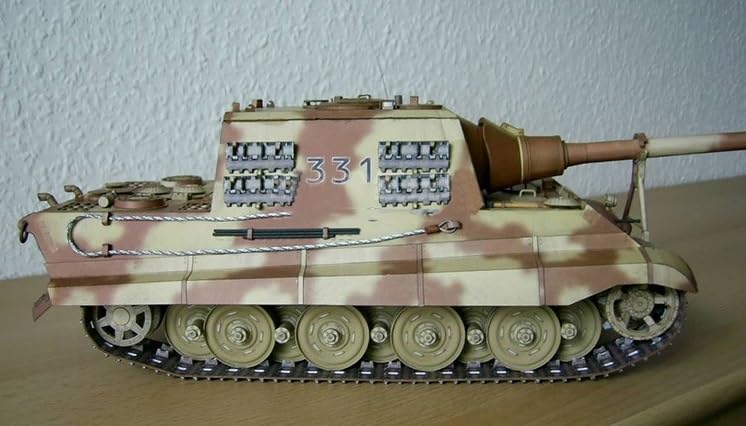 Modèle d'assemblage 3D en papier artisanal, armes militaires mondiales à l'échelle 1/25 (Jagdtiger)