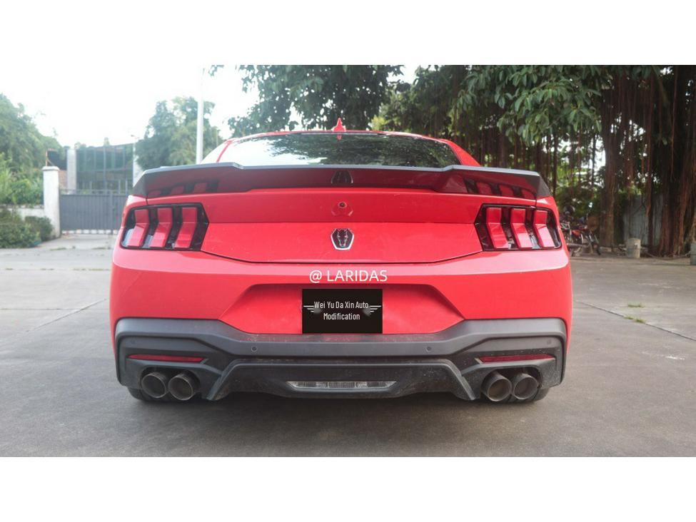 Carbon Fiber Rear Spoiler for Ford Mustang Dark Horse S650 Tail Wing Body Kit